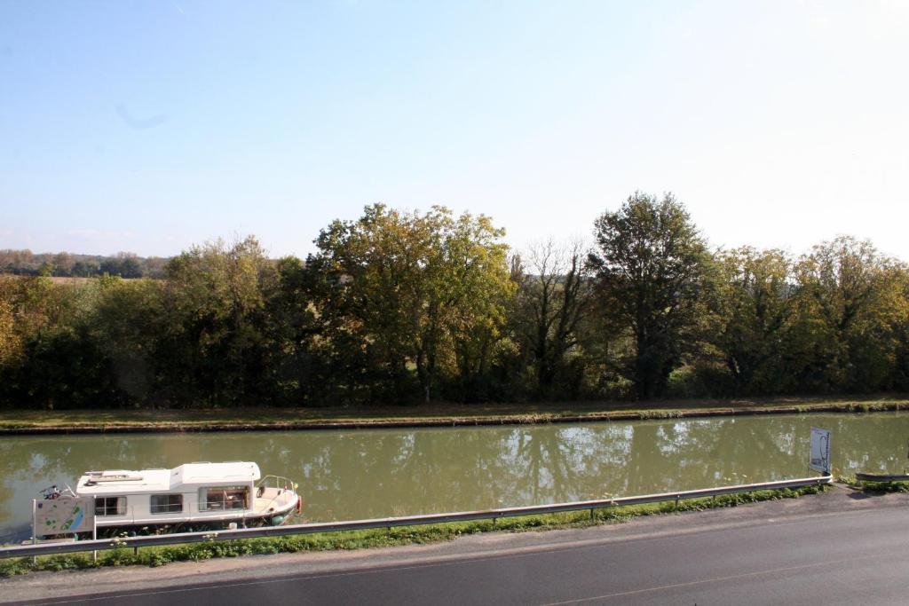 Hotel La Buissonniere Bannay  Kültér fotó